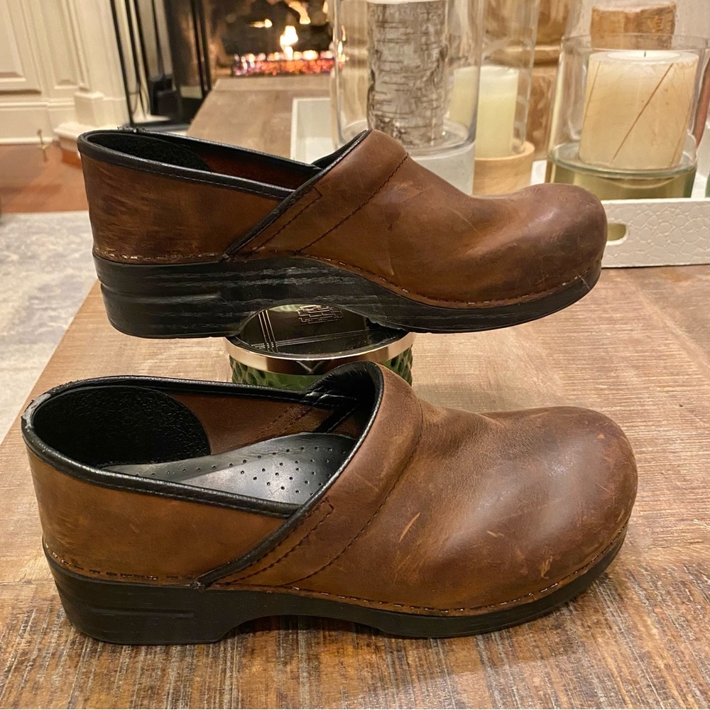 Dansko Antique Brown Oiled Leather Clogs Size 44 US SIZE 11 clogs mules